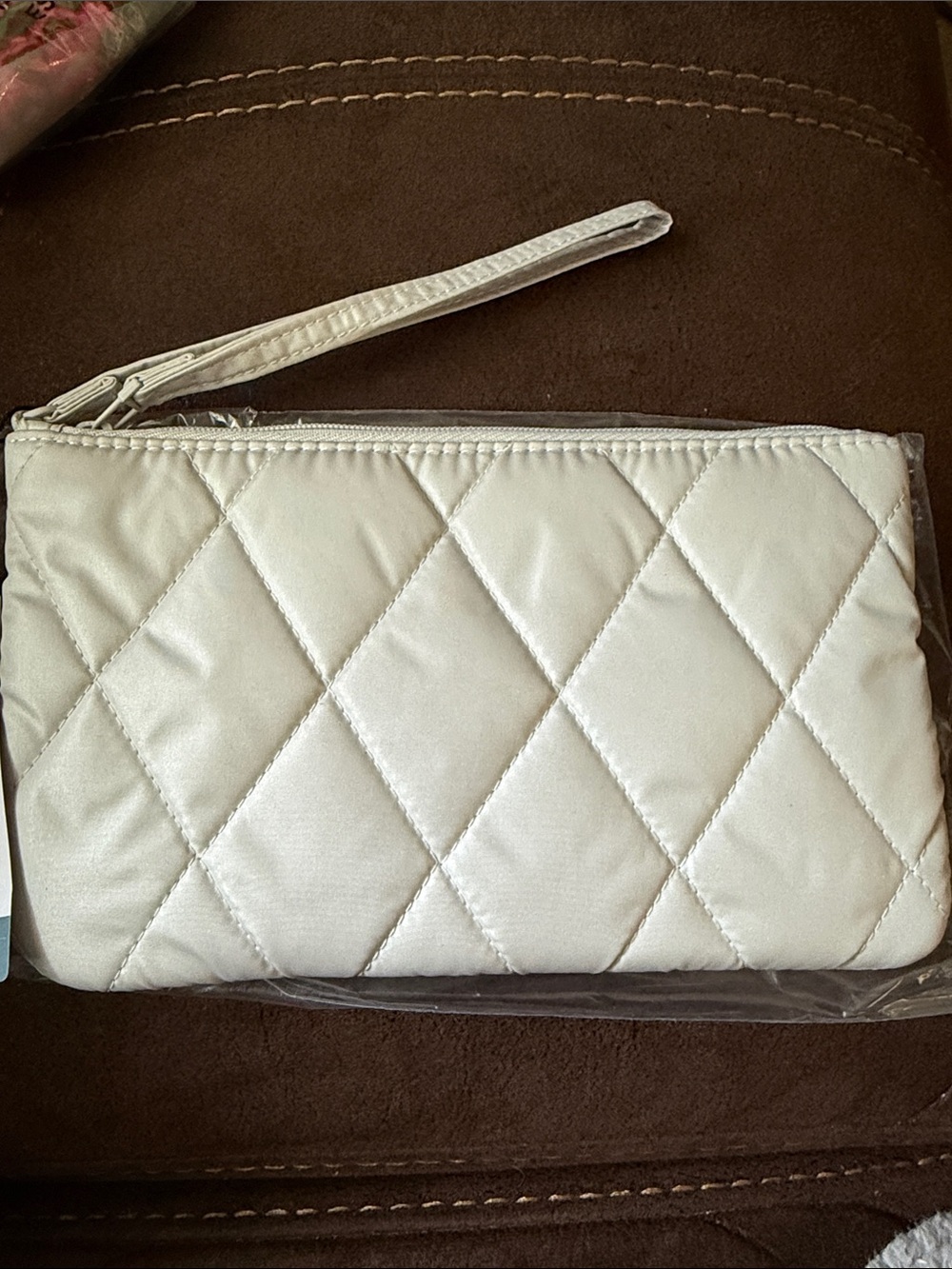 Quilted White Wristlet Clutch